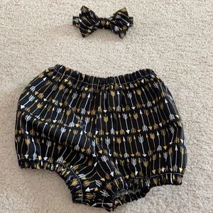 Custom baby bloomers and tie
